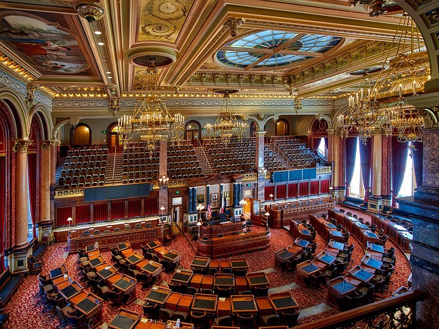 Iowa Enacts Law Mandating Single-Sex Bathrooms and Changing Facilities in Schools